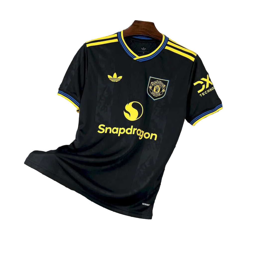 CAMISOLA DO MANCHESTER UNITED 25/26 PRETO